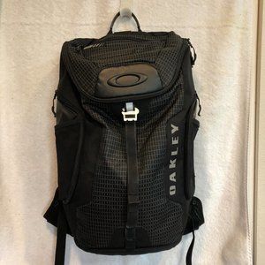 Oakley Link 20L Backpack